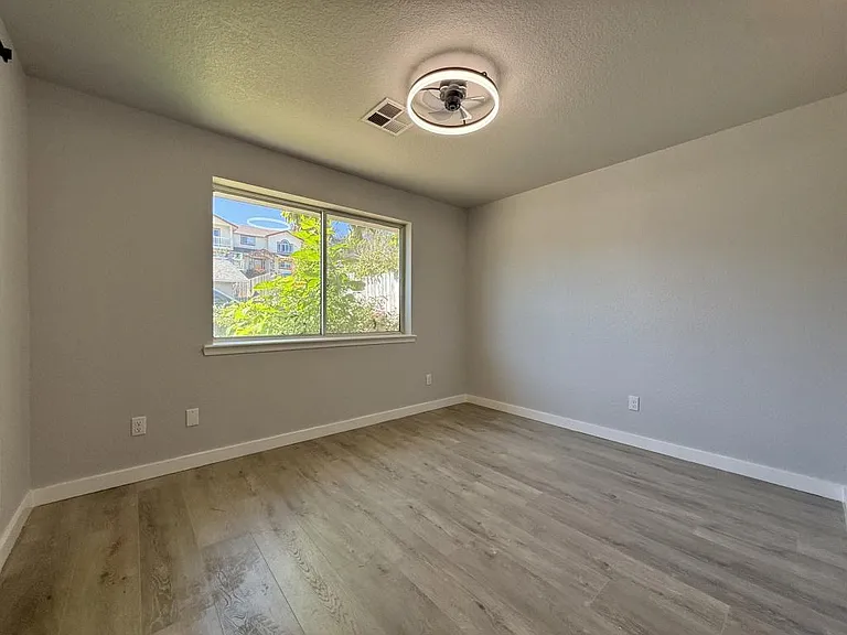 1762 SW Allen Creek Rd #B — Photo 5