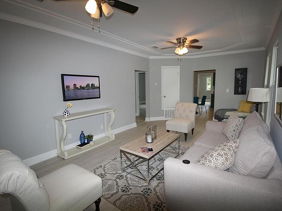 5th image of 4623 Merrimac Ave