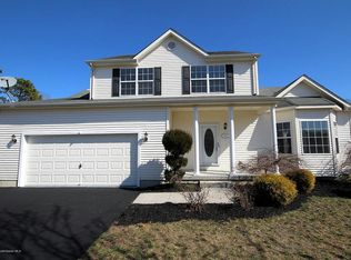 16 Stone Gate Dr, Little Egg Harbor, NJ 08087