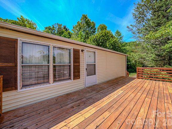 5th image of 12 Sweet Birch Dr