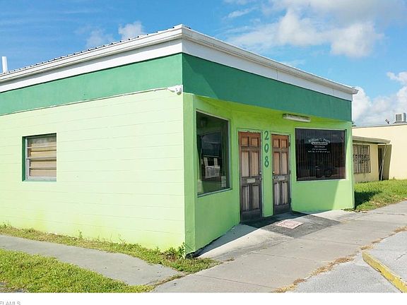 2nd image of 208 W Ventura Ave