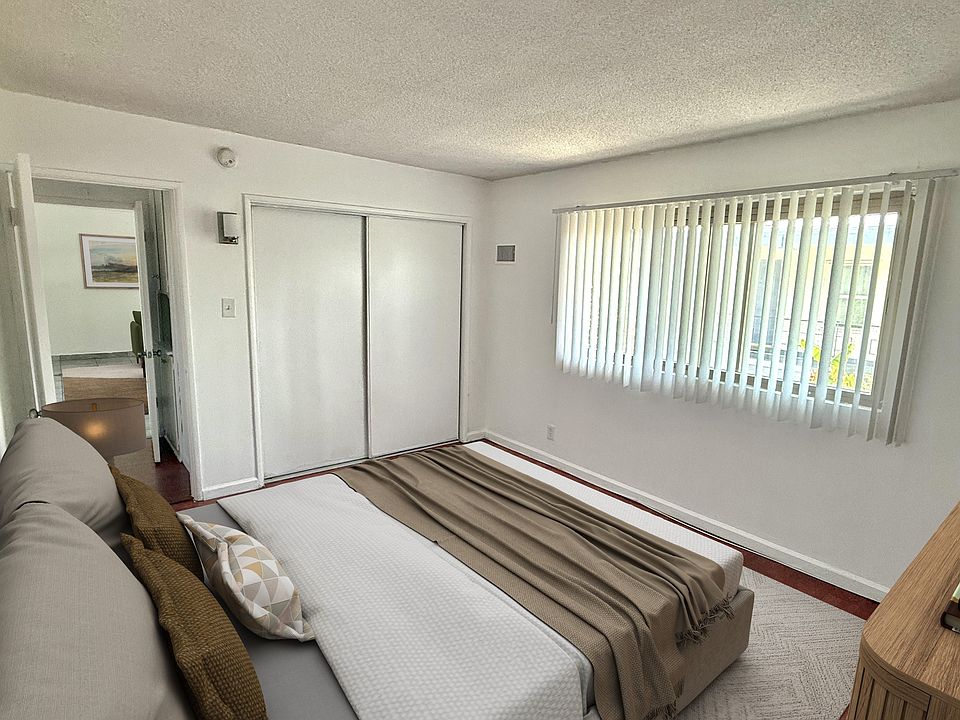 2nd image of 8619 Belford Ave APT 6