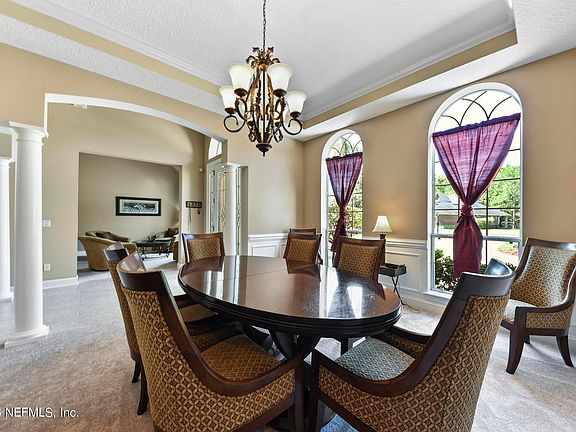 5th image of 232 STONEWELL Drive