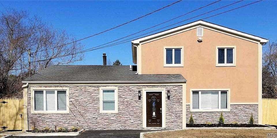 1st image of 131 Alcolade Dr E