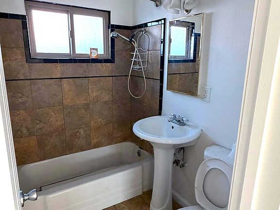 4th image of 290 W Rosa Parks Rd APT A