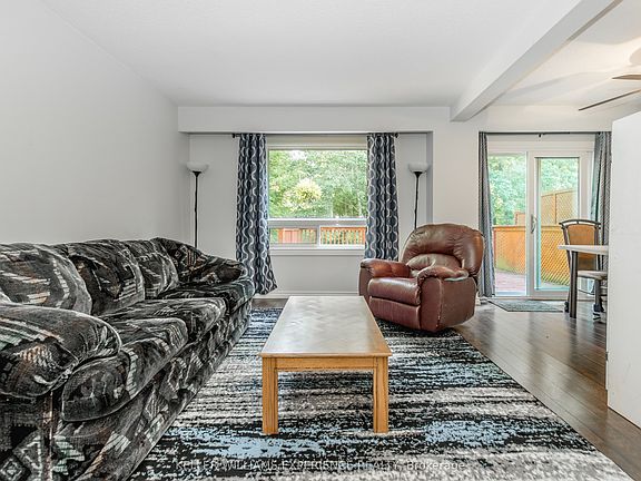 4th image of 49 Burns Cir