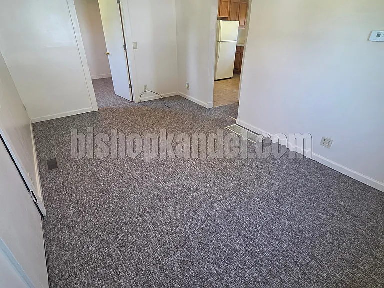 325 E Foulke Ave — Photo 2