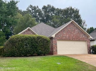 136 W Pinebrook Dr, Brandon, MS 39047