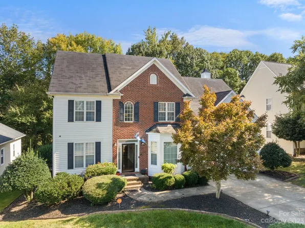 2720 Billings Park Dr, Charlotte, NC 28213