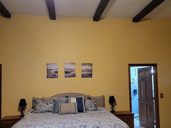 Master Retreat 26' x 25'