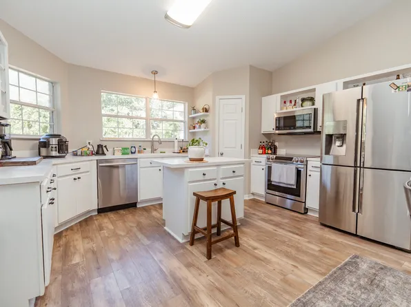 415 Bobby Dr, Crestview, FL 32536