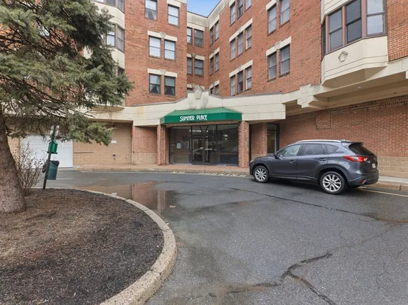 34 Sumner Ave APT 210, Springfield, MA 01108