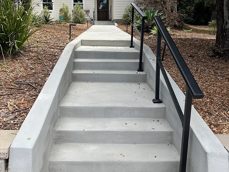 590 N Kellogg Ave — Photo 23