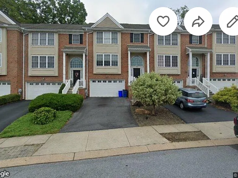446 Hillside Dr — Photo 1
