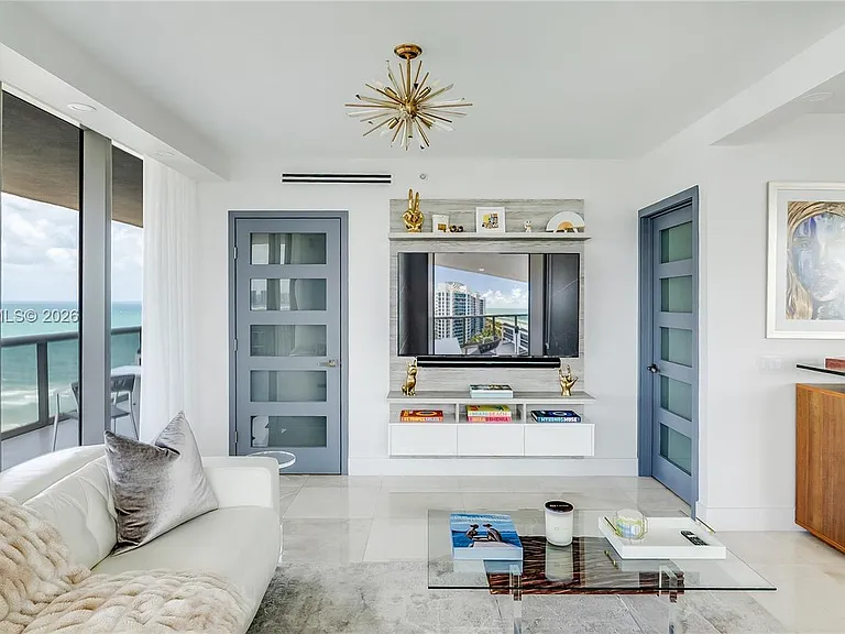 5875 Collins Ave #1807 — Photo 30