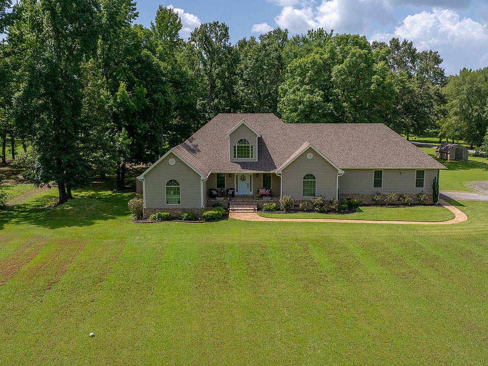 1st image of 121 Running Deer Ln