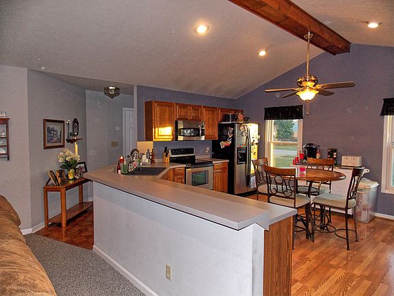 3rd image of 89 Fox Run Cir
