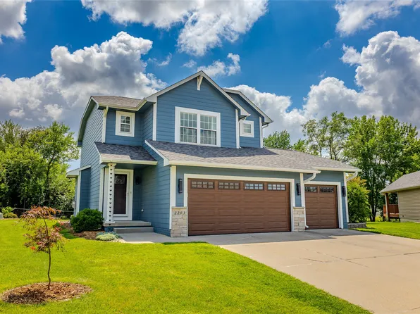 2203 NW Lakeside Ct, Ankeny, IA 50023