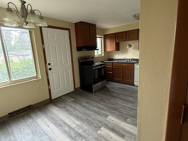 1759 Lonsdale Rd #C — Photo 7