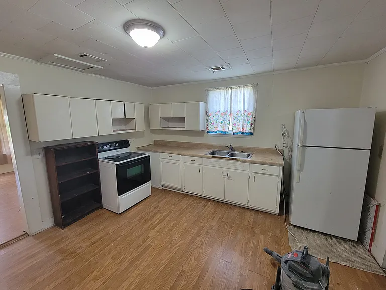 703 W Covington Ave — Photo 5