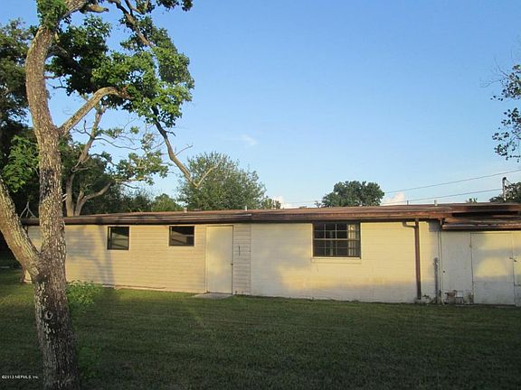 2nd image of 10937 Caledonia Dr