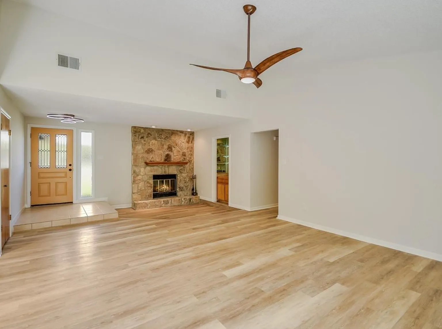 15003 Mettle Dr — Photo 3