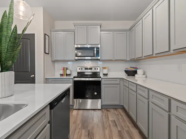 2586 McClure Blvd, Columbia, TN 38401