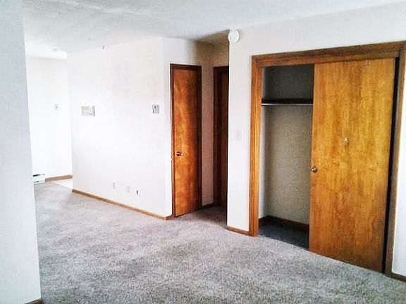 2nd image of 712 Cedar Dr APT 04