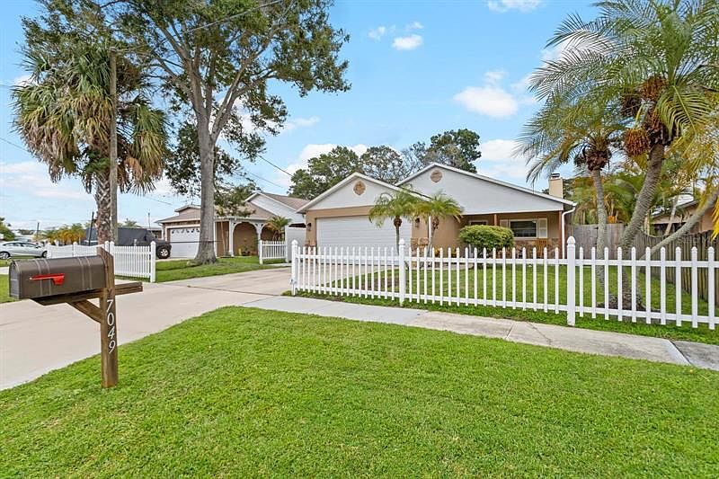 7049 67th Way N, Pinellas Park, FL 33781 Zillow