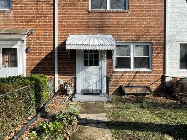 122 E Rosemont Ave, Alexandria, VA 22301