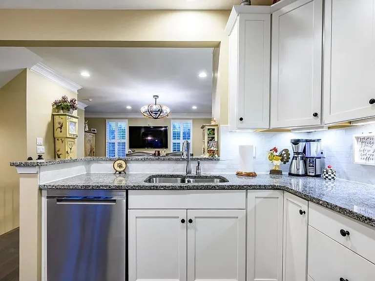 303 Bayside Ct — Photo 6