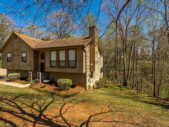 5th image of 4040 Feather Dr