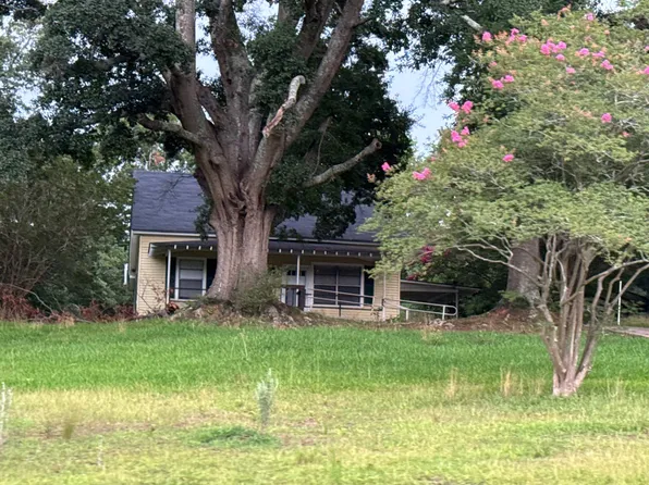 1049 High Falls Rd, Griffin, GA 30223