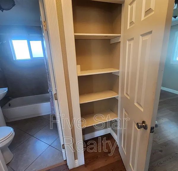 1142 Indiana St — Photo 14