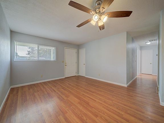 3rd image of 514 Pear Tree Lane