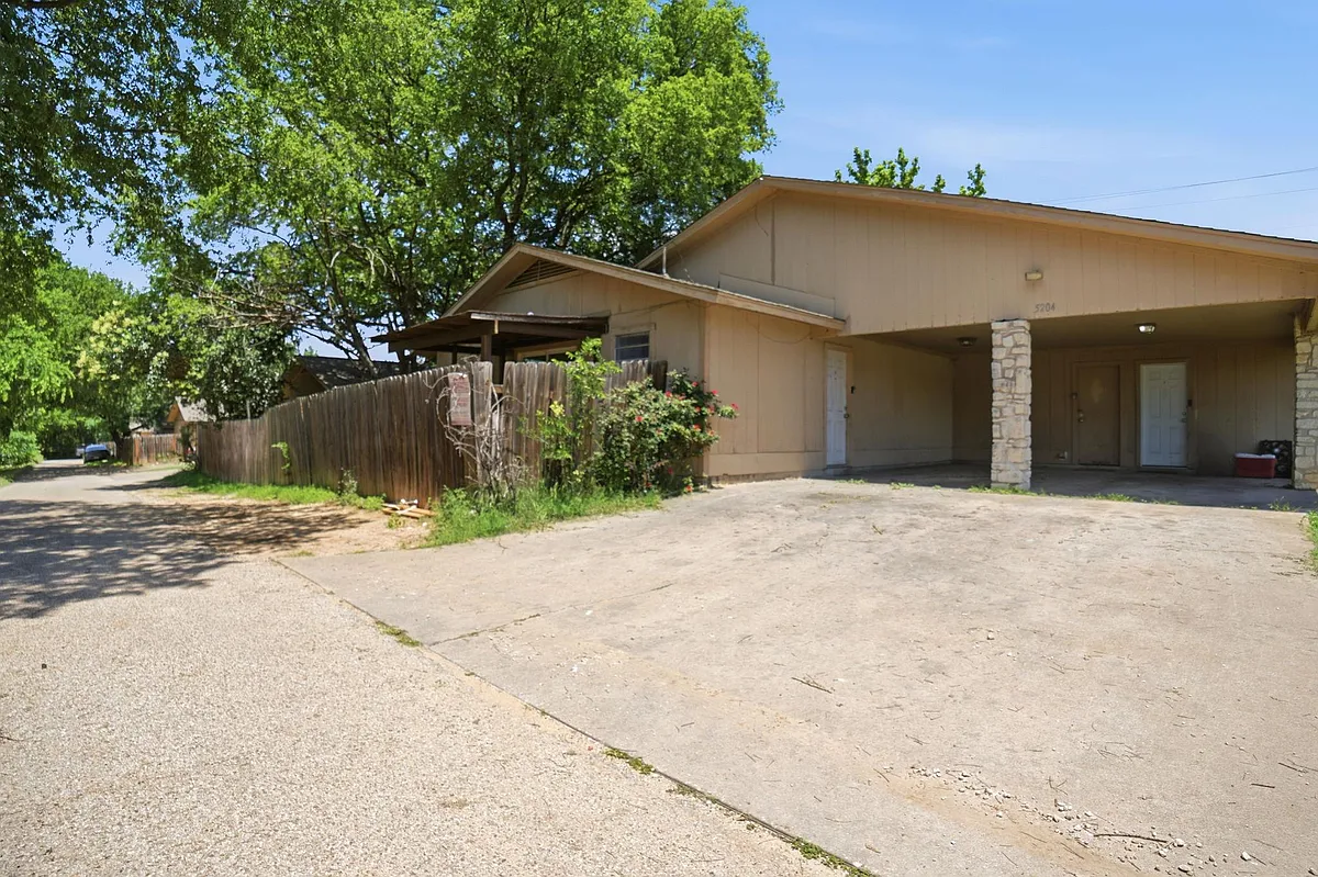 Building Photo - 5204 Nuckols Crossing Rd #B
