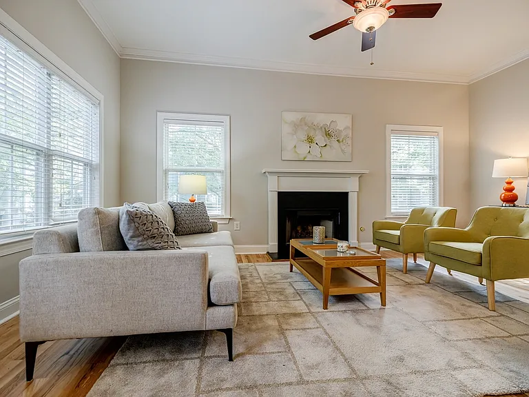 237 Carlyle Park Dr NE — Photo 8