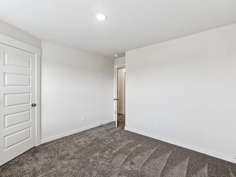 1615 Medinah Ln — Photo 35