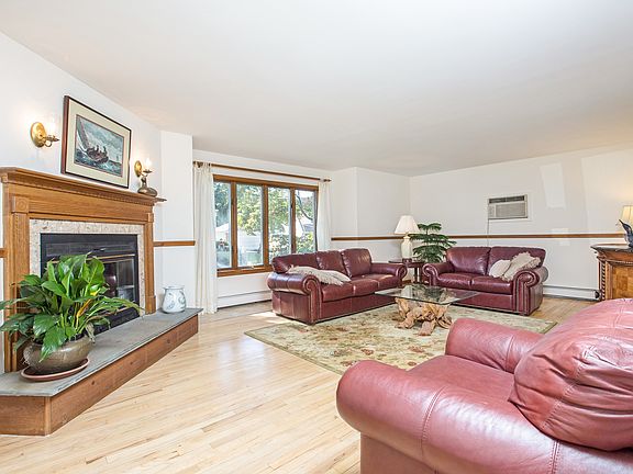 Living space with plenty of room for entertainment