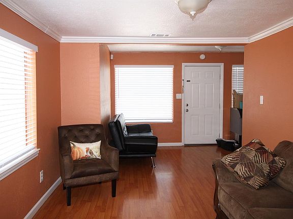 3rd image of 423 S Del Mar Ave