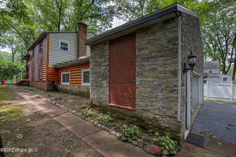 2nd image of 47 Forest Avenue