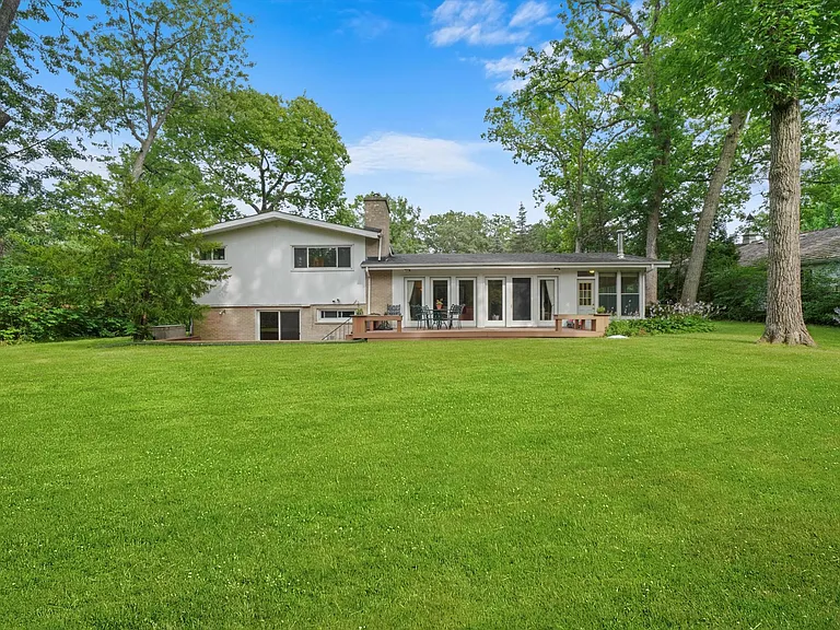 590 Timber Ln — Photo 32
