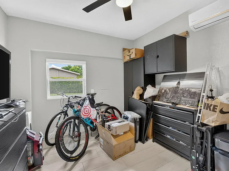 8131 NW 44th Ct — Photo 52