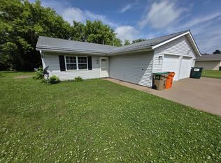 2102 Mittelstadt Ln, Eau Claire, WI 54703