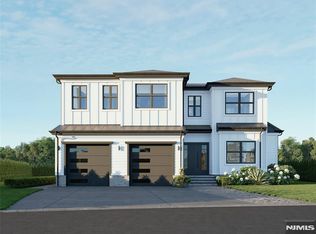 16 Evans Rd, Cresskill, NJ 07626