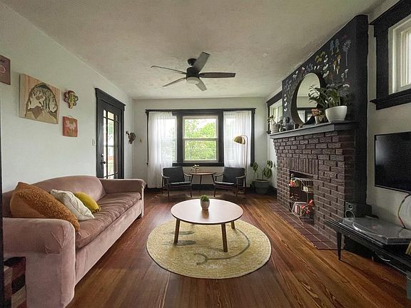 4th image of 1711 Waltham Ave