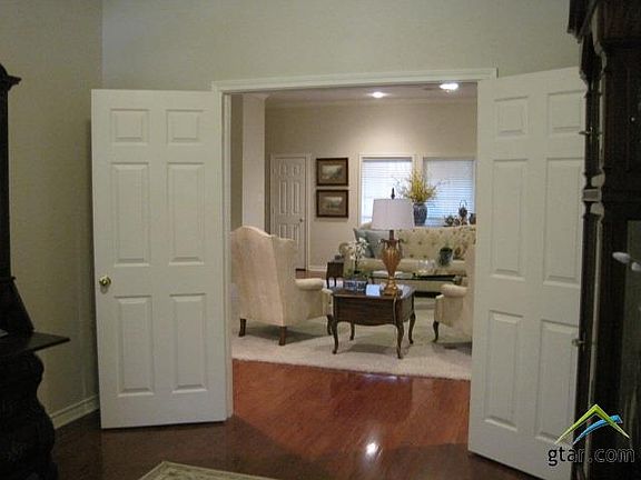 4th image of 333 Copeland Cir
