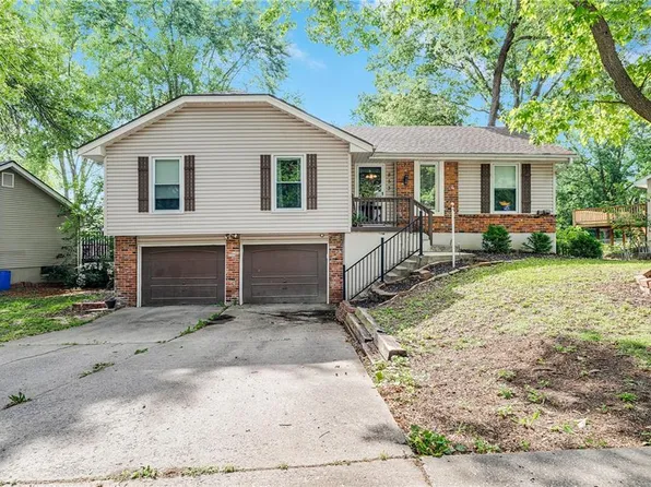 853 York Pl, Liberty, MO 64068