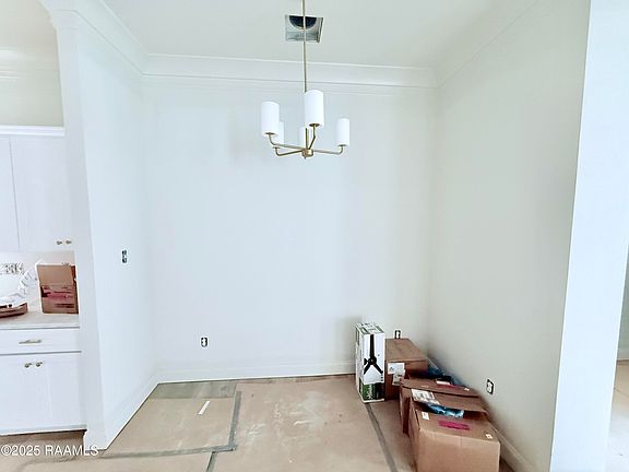 4th image of 221 Berchman Oaks Dr