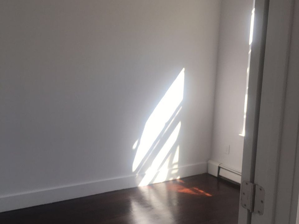 2nd image of 13217 Maple Ave